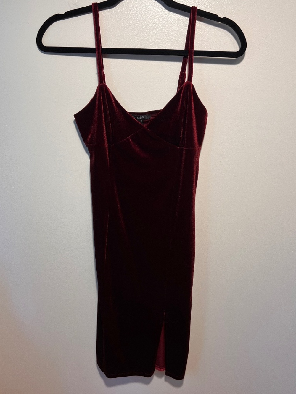 Forever 21 Burgundy Velvet Mini V-Neck Bodycon Dress with Slit | Size M